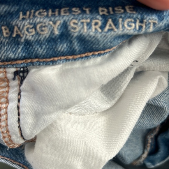 American Eagle Outfitters Distressed Blue Straight Jeans size 2 - Picture 6 of 9